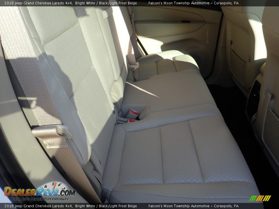 2018 Jeep Grand Cherokee Laredo 4x4 Bright White / Black/Light Frost Beige Photo #14