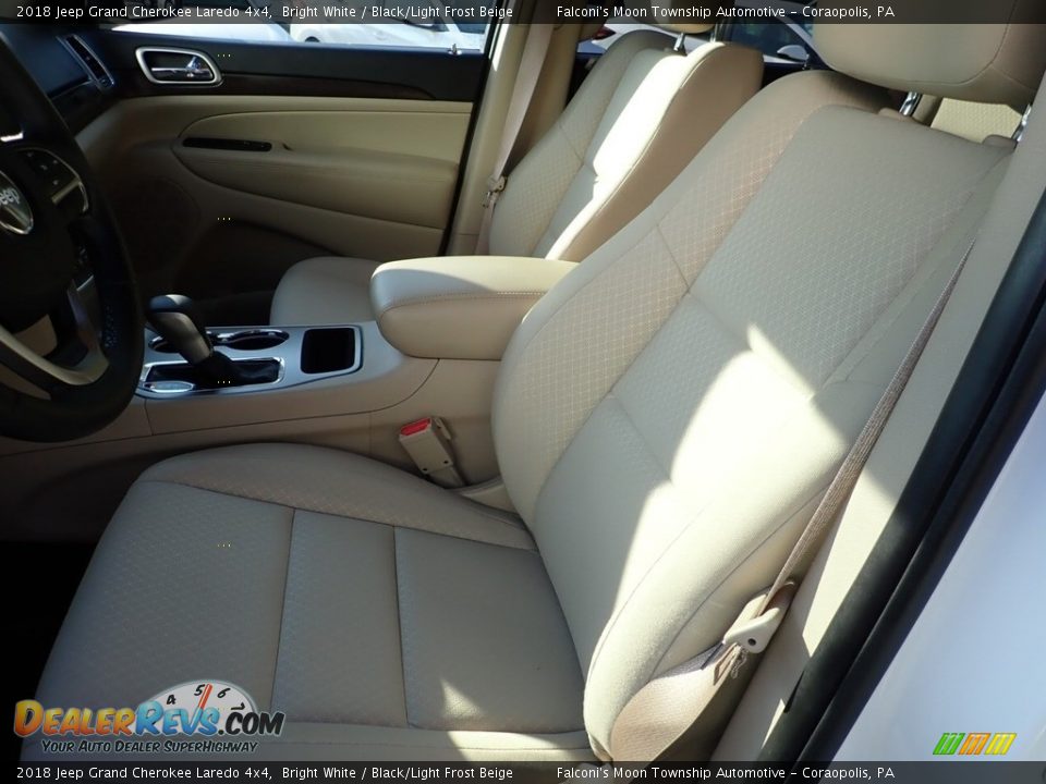 2018 Jeep Grand Cherokee Laredo 4x4 Bright White / Black/Light Frost Beige Photo #15