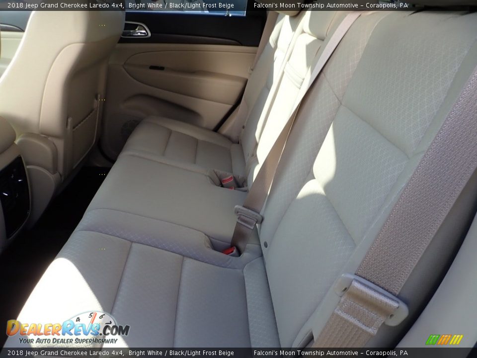 2018 Jeep Grand Cherokee Laredo 4x4 Bright White / Black/Light Frost Beige Photo #16
