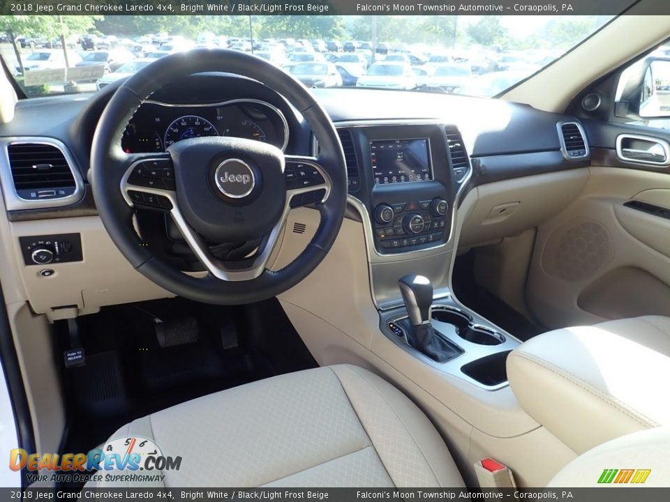 2018 Jeep Grand Cherokee Laredo 4x4 Bright White / Black/Light Frost Beige Photo #17