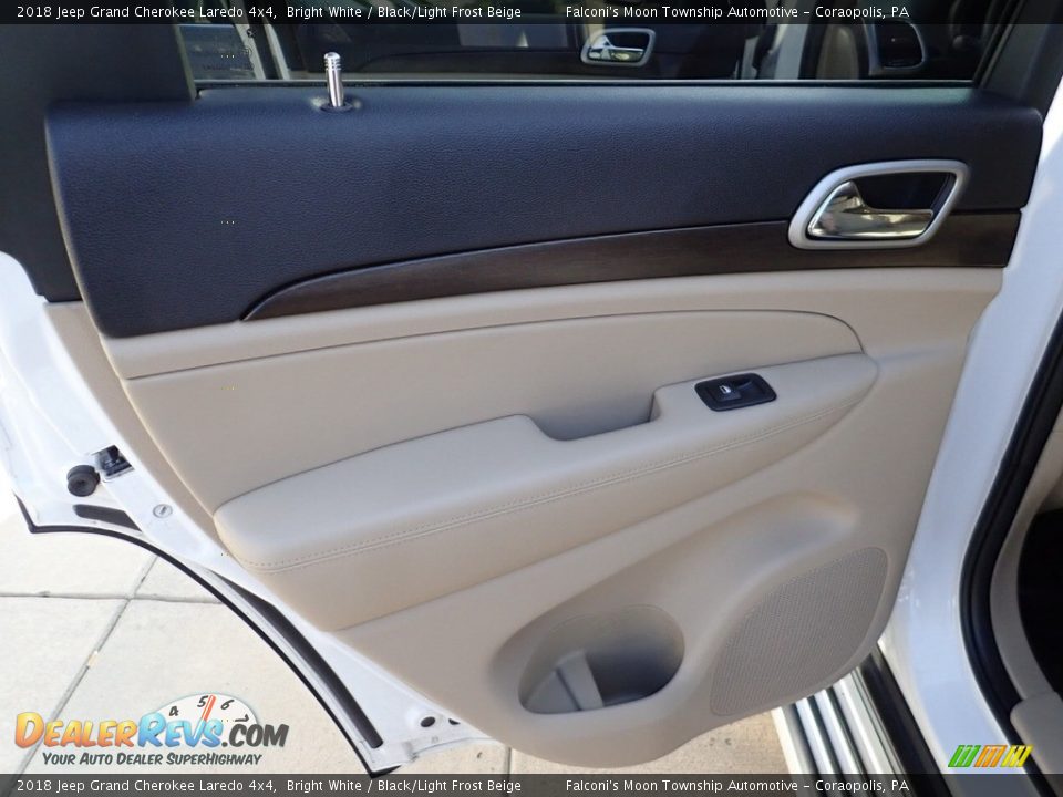 2018 Jeep Grand Cherokee Laredo 4x4 Bright White / Black/Light Frost Beige Photo #18