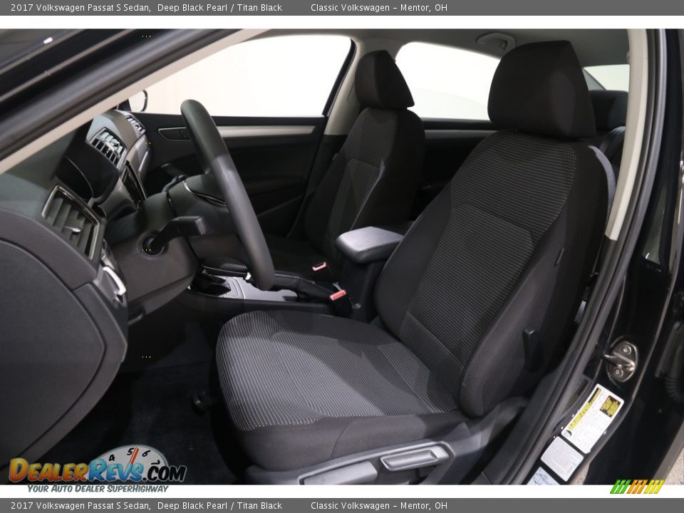 2017 Volkswagen Passat S Sedan Deep Black Pearl / Titan Black Photo #5