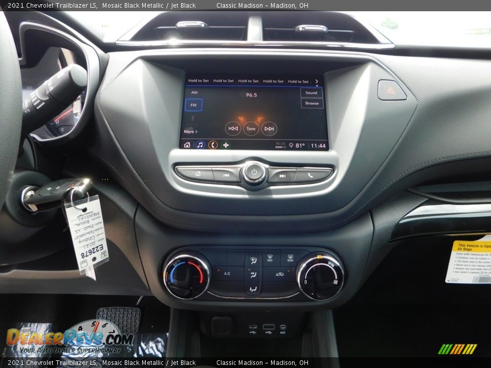 Controls of 2021 Chevrolet Trailblazer LS Photo #14