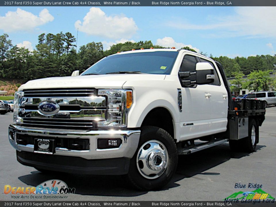 Front 3/4 View of 2017 Ford F350 Super Duty Lariat Crew Cab 4x4 Chassis Photo #1