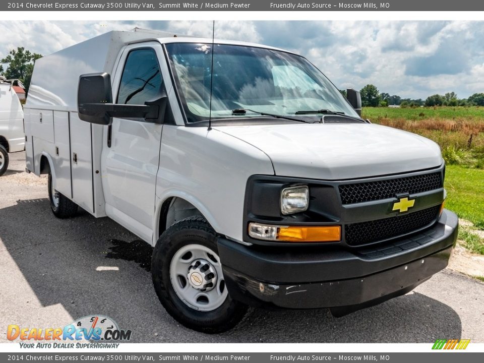 Front 3/4 View of 2014 Chevrolet Express Cutaway 3500 Utility Van Photo #1