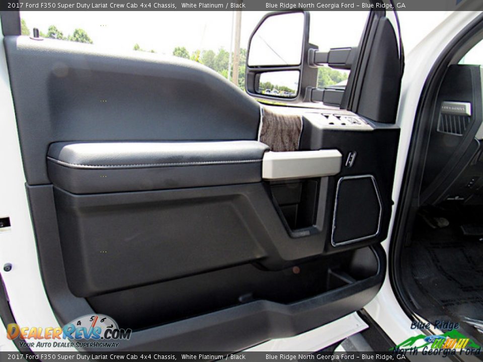 Door Panel of 2017 Ford F350 Super Duty Lariat Crew Cab 4x4 Chassis Photo #9