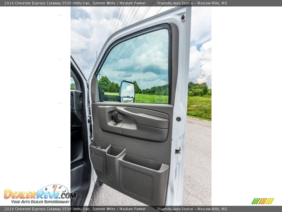 2014 Chevrolet Express Cutaway 3500 Utility Van Summit White / Medium Pewter Photo #35