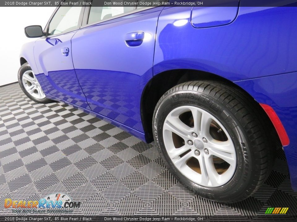 2018 Dodge Charger SXT B5 Blue Pearl / Black Photo #10