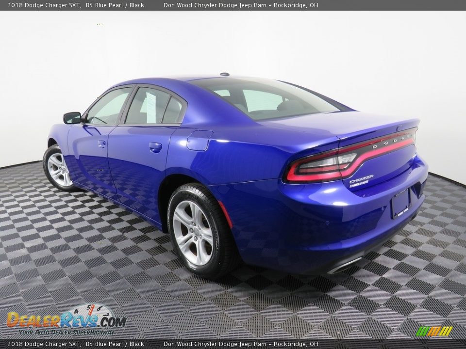 2018 Dodge Charger SXT B5 Blue Pearl / Black Photo #11