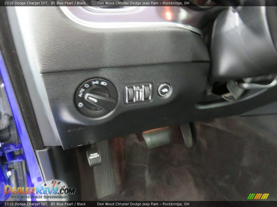 2018 Dodge Charger SXT B5 Blue Pearl / Black Photo #19