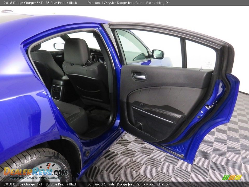 2018 Dodge Charger SXT B5 Blue Pearl / Black Photo #27
