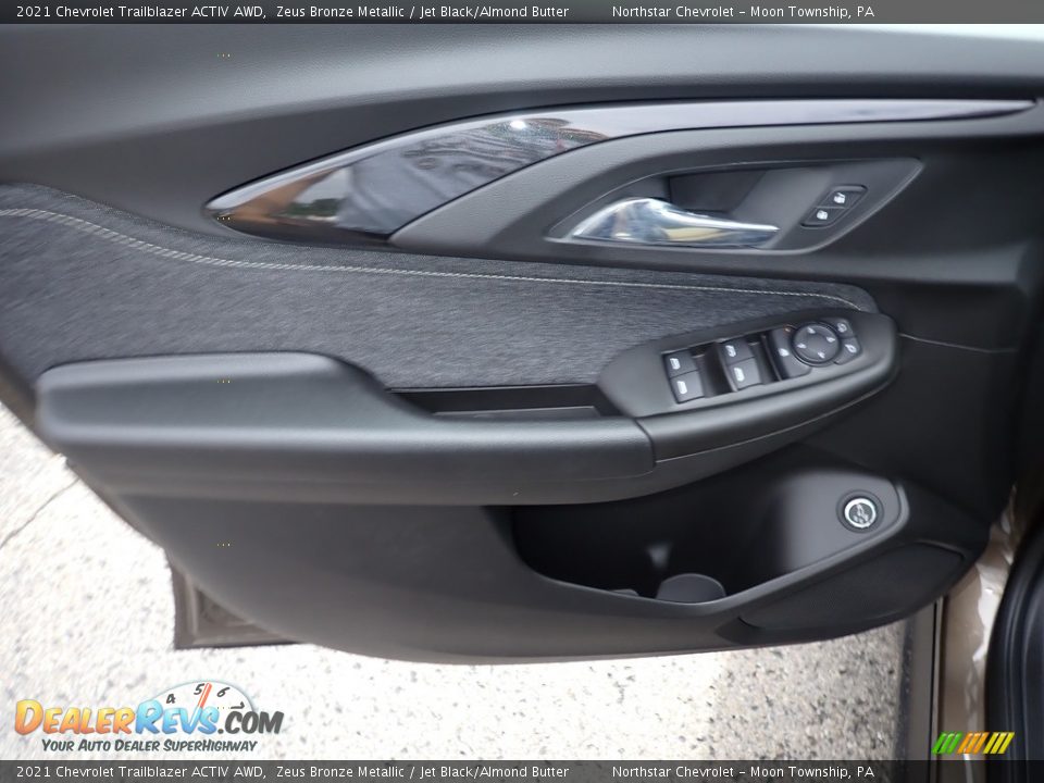 Door Panel of 2021 Chevrolet Trailblazer ACTIV AWD Photo #15