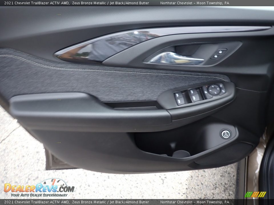 Door Panel of 2021 Chevrolet TrailBlazer ACTIV AWD Photo #15