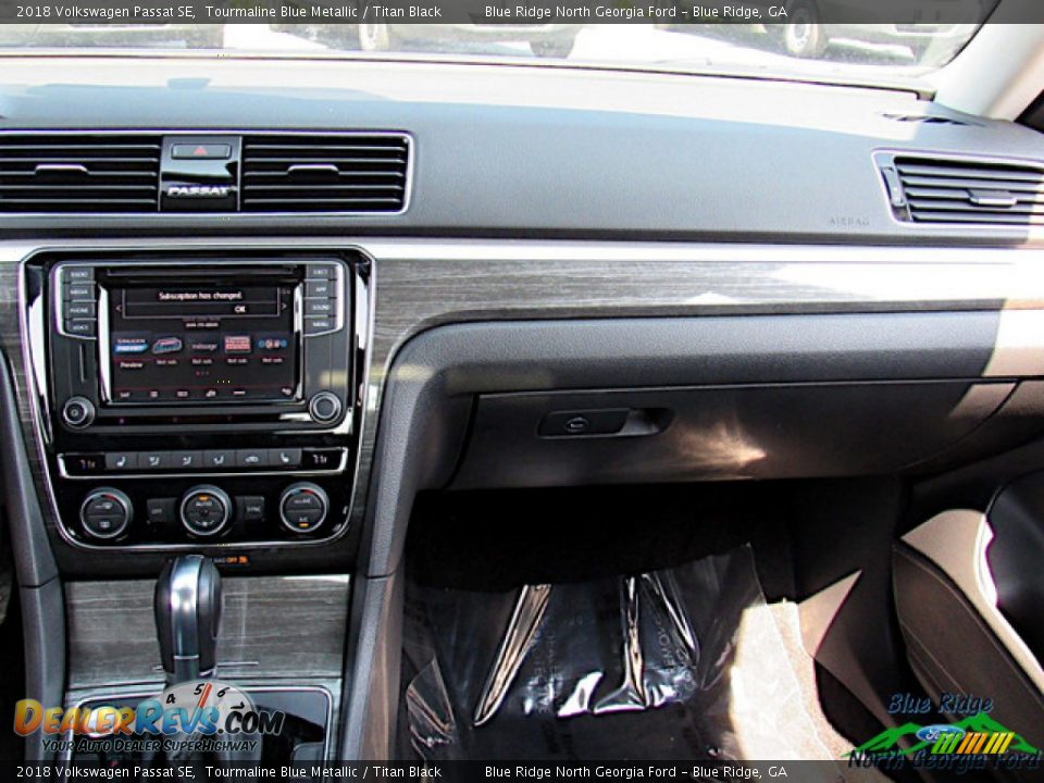 2018 Volkswagen Passat SE Tourmaline Blue Metallic / Titan Black Photo #16