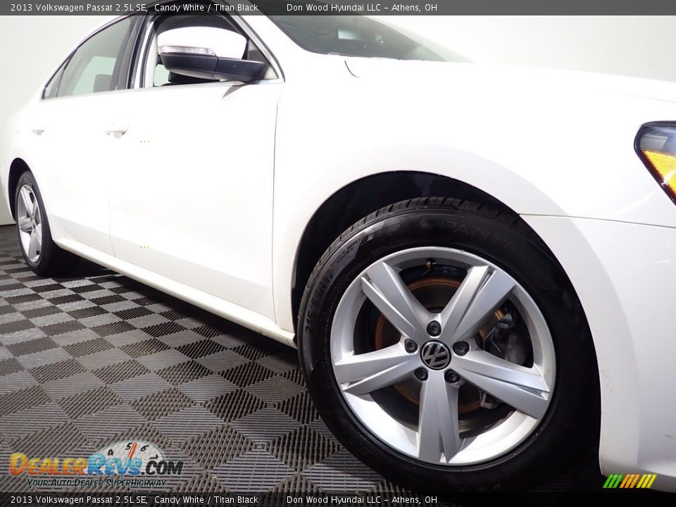 2013 Volkswagen Passat 2.5L SE Candy White / Titan Black Photo #3