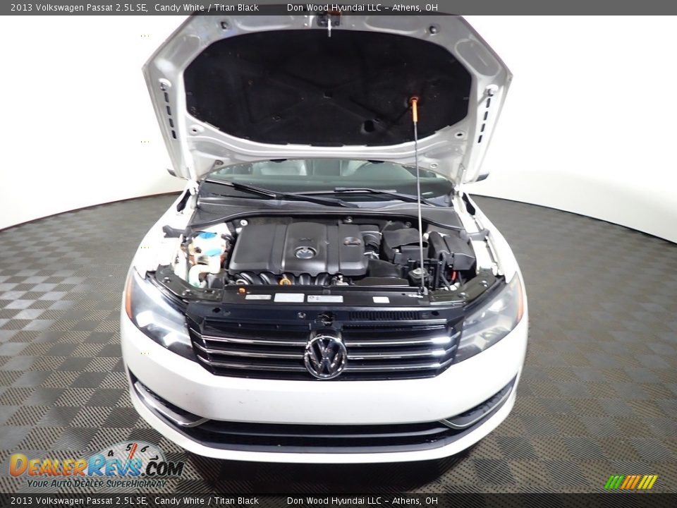 2013 Volkswagen Passat 2.5L SE Candy White / Titan Black Photo #5