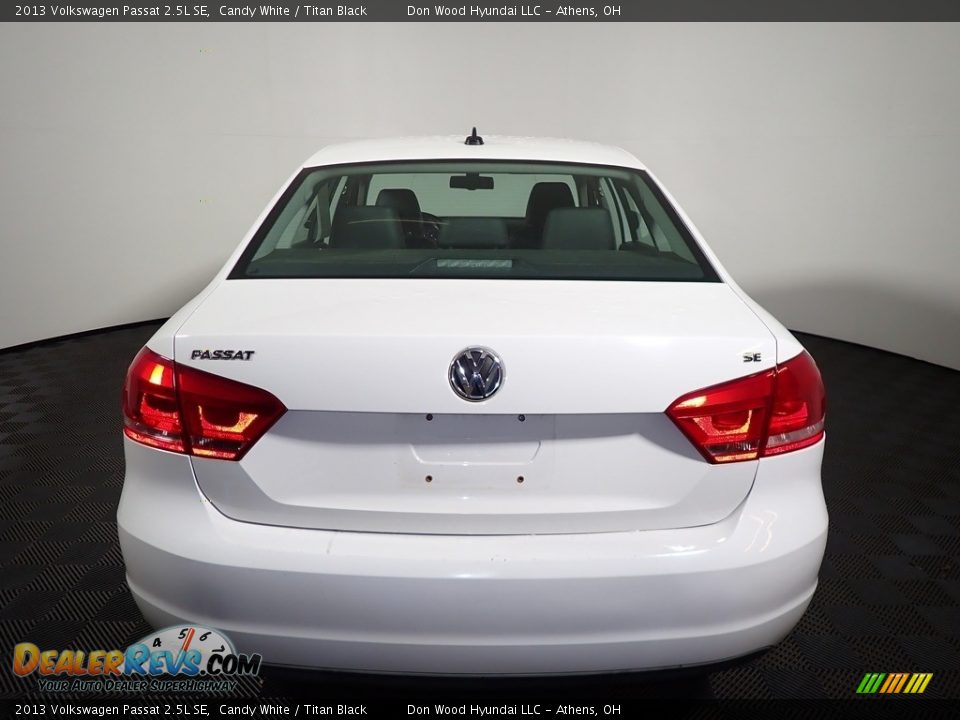 2013 Volkswagen Passat 2.5L SE Candy White / Titan Black Photo #11