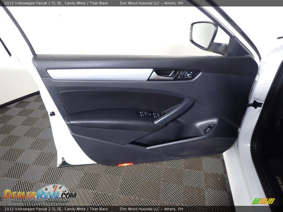 2013 Volkswagen Passat 2.5L SE Candy White / Titan Black Photo #16