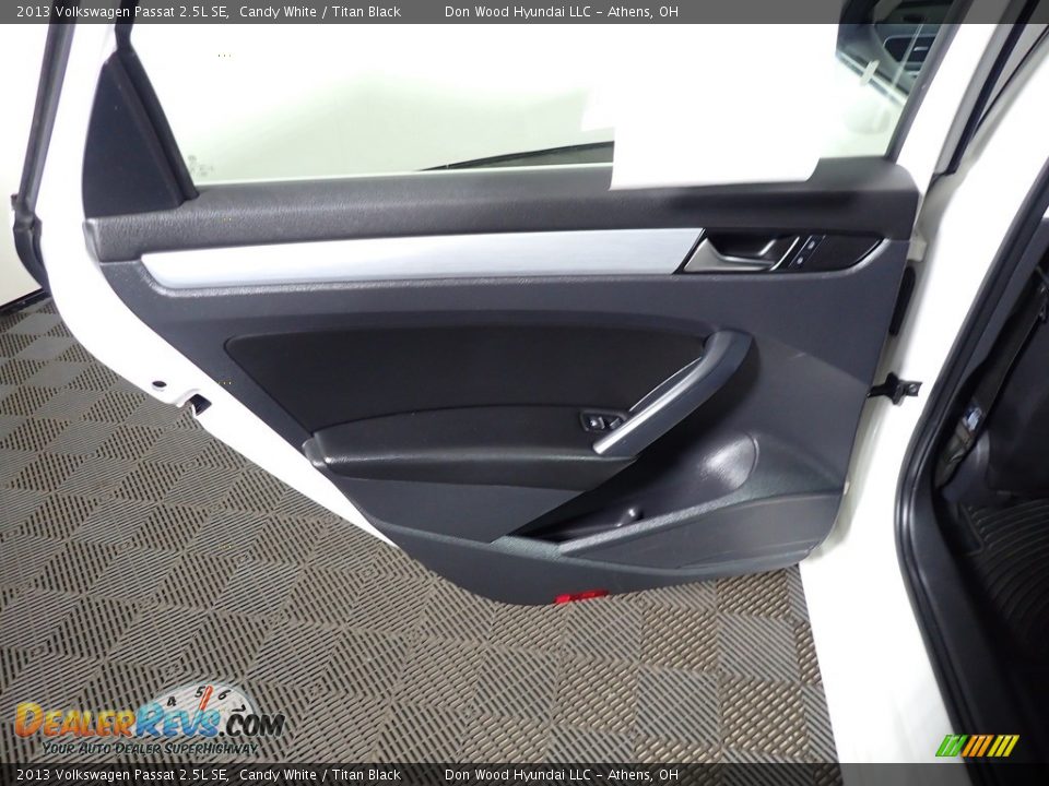 2013 Volkswagen Passat 2.5L SE Candy White / Titan Black Photo #19
