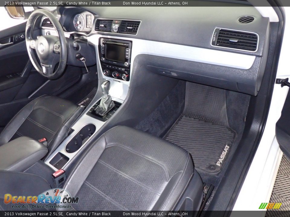 2013 Volkswagen Passat 2.5L SE Candy White / Titan Black Photo #25