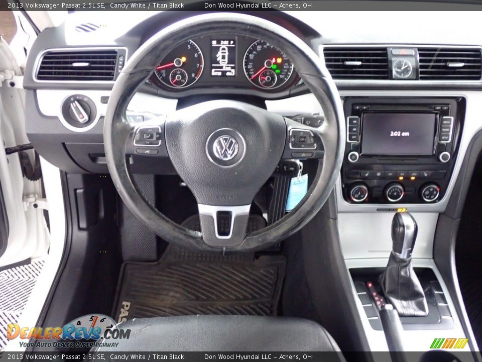 2013 Volkswagen Passat 2.5L SE Candy White / Titan Black Photo #28