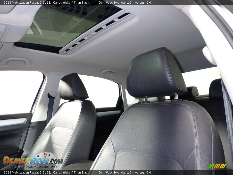 2013 Volkswagen Passat 2.5L SE Candy White / Titan Black Photo #30