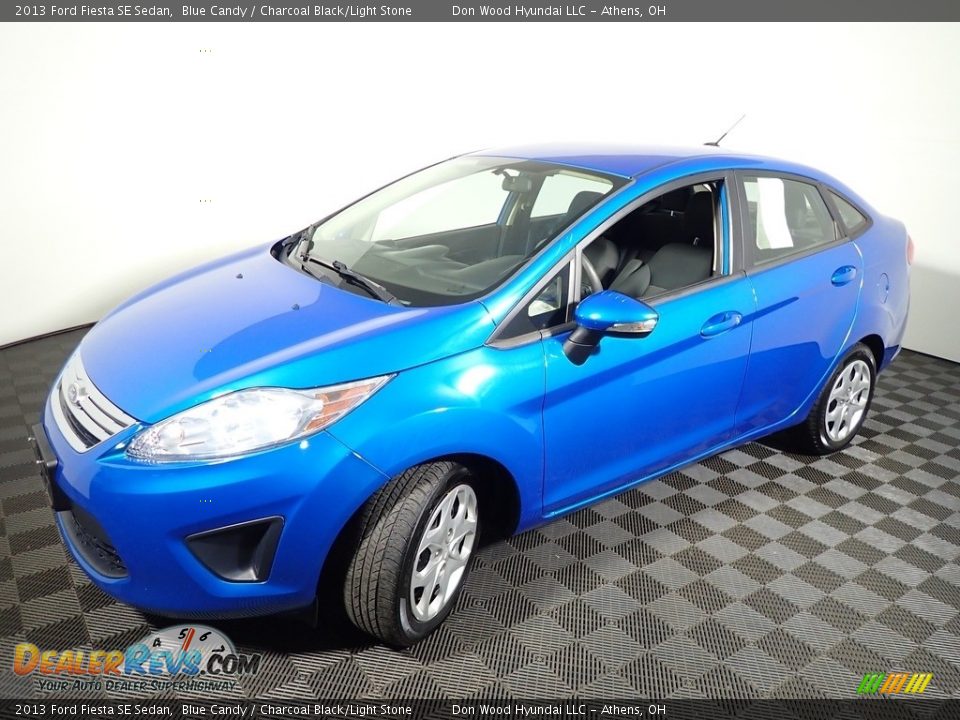 2013 Ford Fiesta SE Sedan Blue Candy / Charcoal Black/Light Stone Photo #7