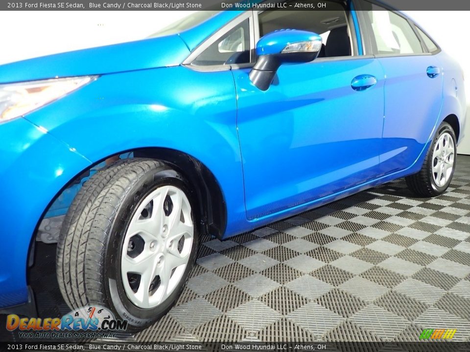 2013 Ford Fiesta SE Sedan Blue Candy / Charcoal Black/Light Stone Photo #8