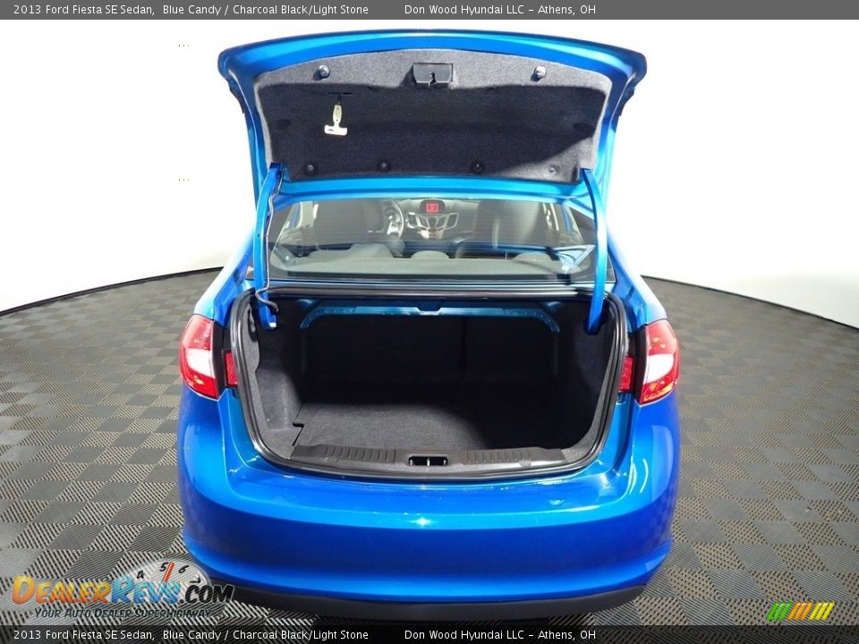 2013 Ford Fiesta SE Sedan Blue Candy / Charcoal Black/Light Stone Photo #12