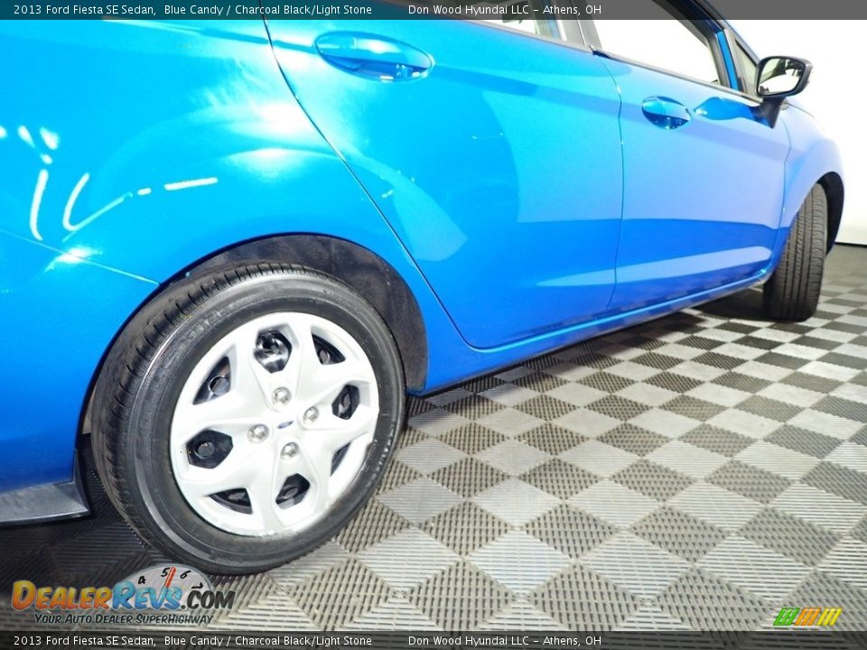 2013 Ford Fiesta SE Sedan Blue Candy / Charcoal Black/Light Stone Photo #15