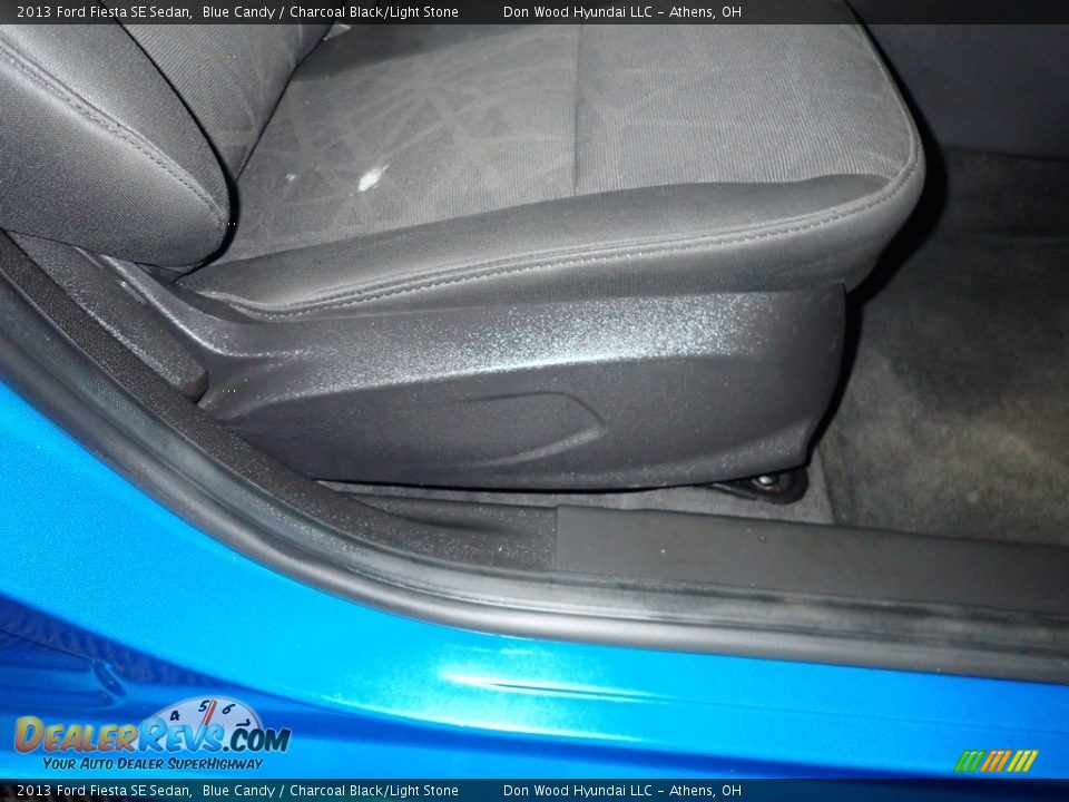 2013 Ford Fiesta SE Sedan Blue Candy / Charcoal Black/Light Stone Photo #24