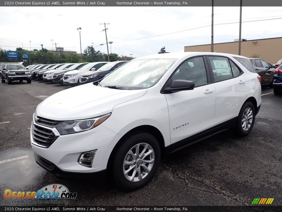 Front 3/4 View of 2020 Chevrolet Equinox LS AWD Photo #1