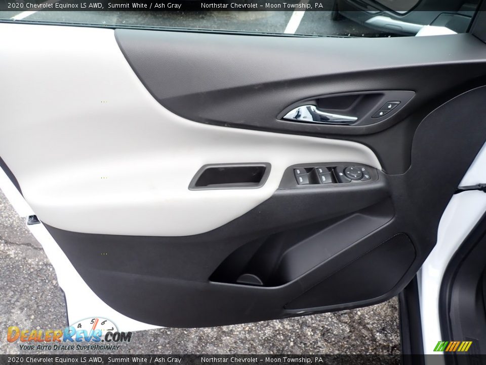Door Panel of 2020 Chevrolet Equinox LS AWD Photo #13