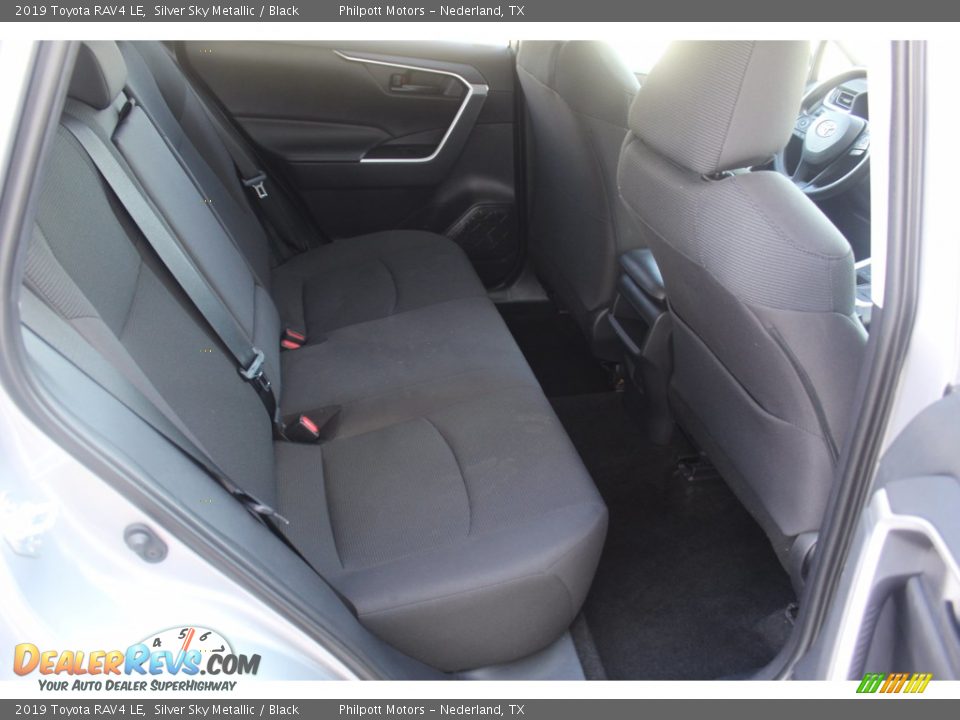 2019 Toyota RAV4 LE Silver Sky Metallic / Black Photo #24