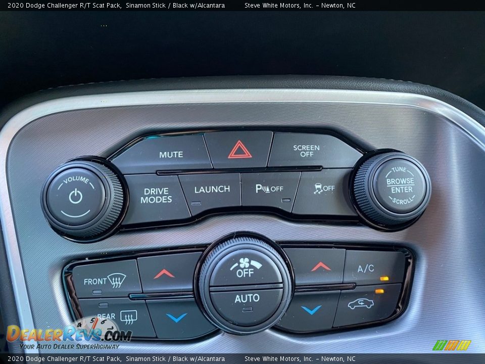 Controls of 2020 Dodge Challenger R/T Scat Pack Photo #22