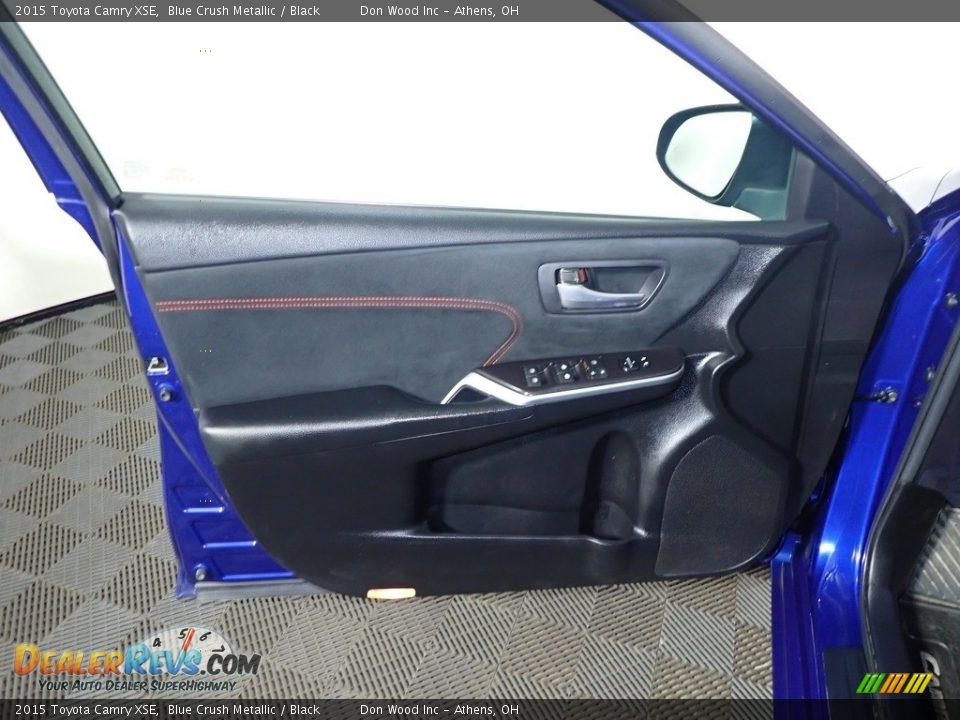 2015 Toyota Camry XSE Blue Crush Metallic / Black Photo #16