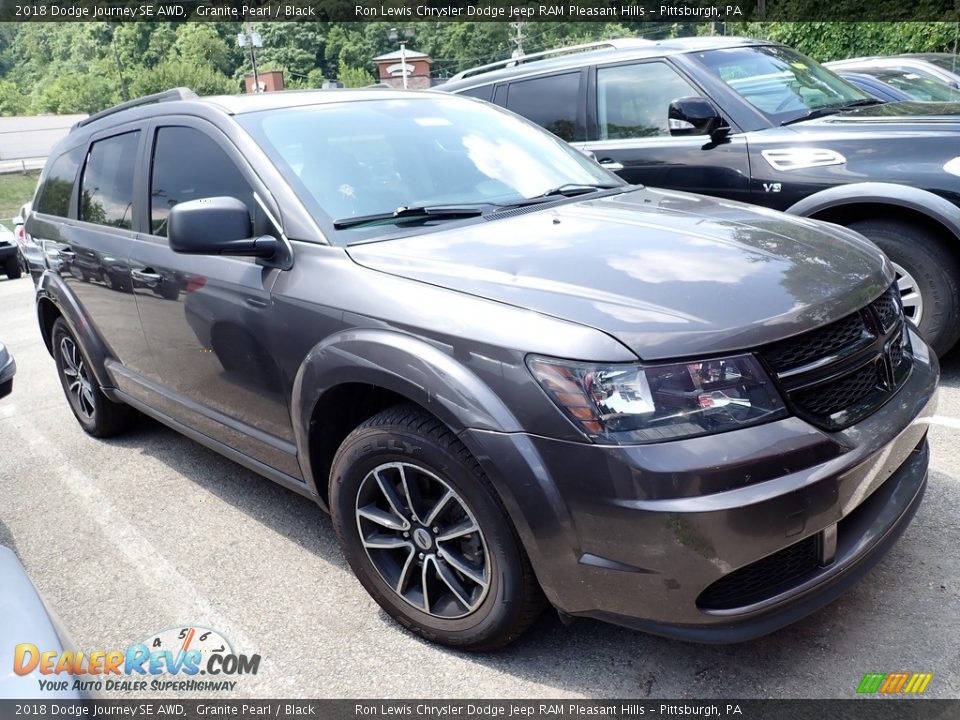 Front 3/4 View of 2018 Dodge Journey SE AWD Photo #5