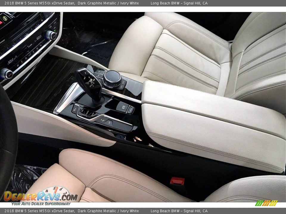 2018 BMW 5 Series M550i xDrive Sedan Dark Graphite Metallic / Ivory White Photo #16