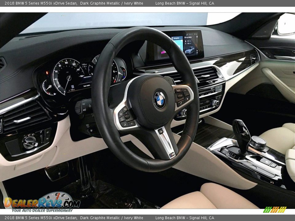 2018 BMW 5 Series M550i xDrive Sedan Dark Graphite Metallic / Ivory White Photo #21