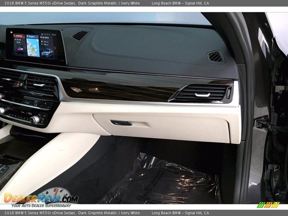 2018 BMW 5 Series M550i xDrive Sedan Dark Graphite Metallic / Ivory White Photo #22