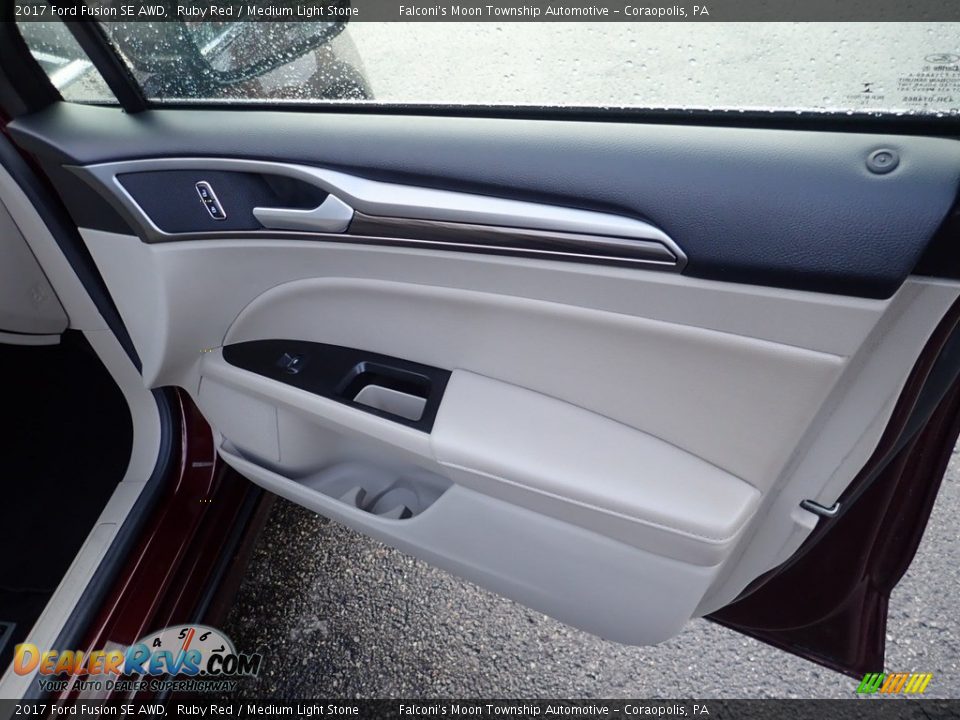 2017 Ford Fusion SE AWD Ruby Red / Medium Light Stone Photo #13