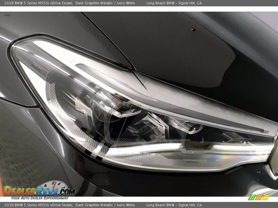 2018 BMW 5 Series M550i xDrive Sedan Dark Graphite Metallic / Ivory White Photo #26