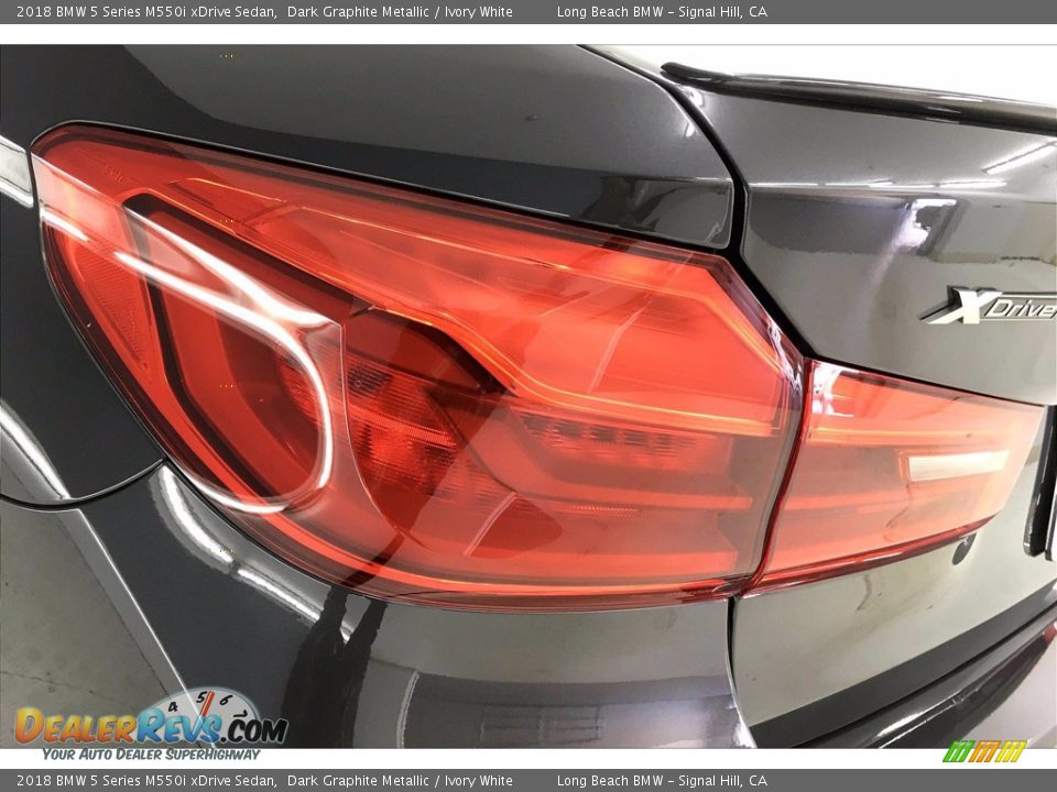 2018 BMW 5 Series M550i xDrive Sedan Dark Graphite Metallic / Ivory White Photo #27