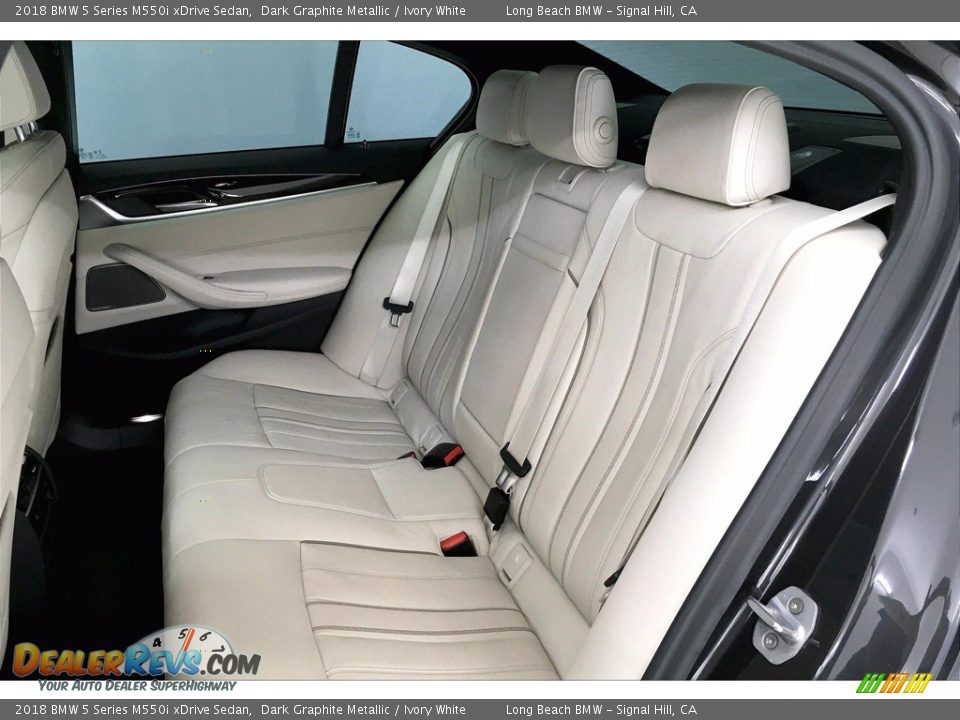 2018 BMW 5 Series M550i xDrive Sedan Dark Graphite Metallic / Ivory White Photo #30
