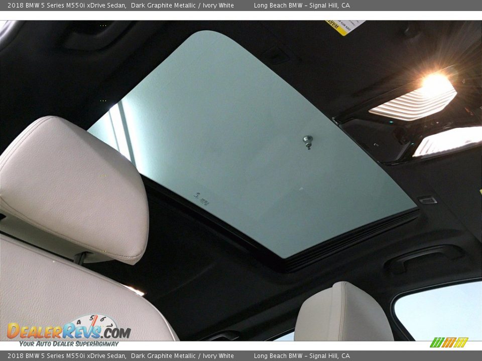 2018 BMW 5 Series M550i xDrive Sedan Dark Graphite Metallic / Ivory White Photo #31