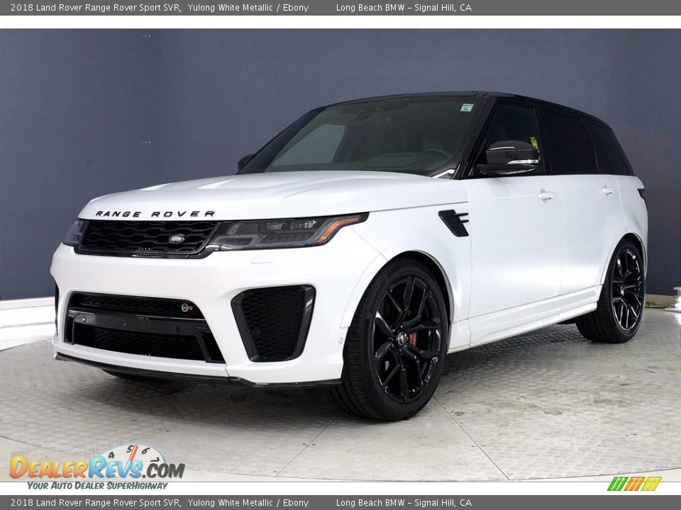 Front 3/4 View of 2018 Land Rover Range Rover Sport SVR Photo #12