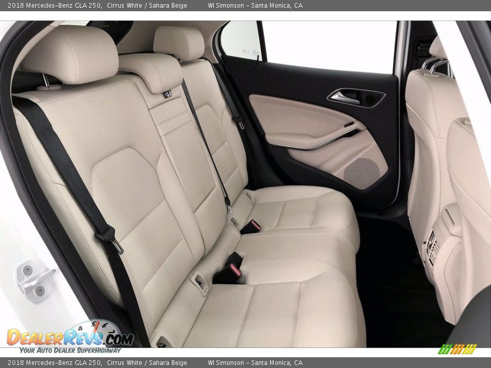 2018 Mercedes-Benz GLA 250 Cirrus White / Sahara Beige Photo #13