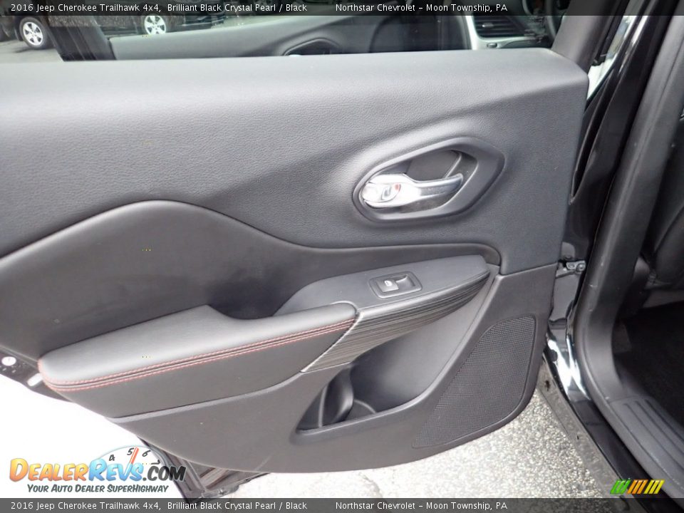2016 Jeep Cherokee Trailhawk 4x4 Brilliant Black Crystal Pearl / Black Photo #23