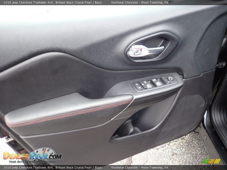 2016 Jeep Cherokee Trailhawk 4x4 Brilliant Black Crystal Pearl / Black Photo #24