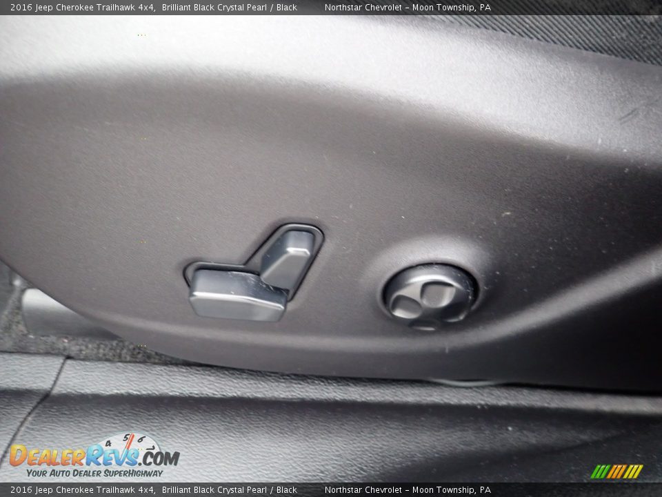 2016 Jeep Cherokee Trailhawk 4x4 Brilliant Black Crystal Pearl / Black Photo #25
